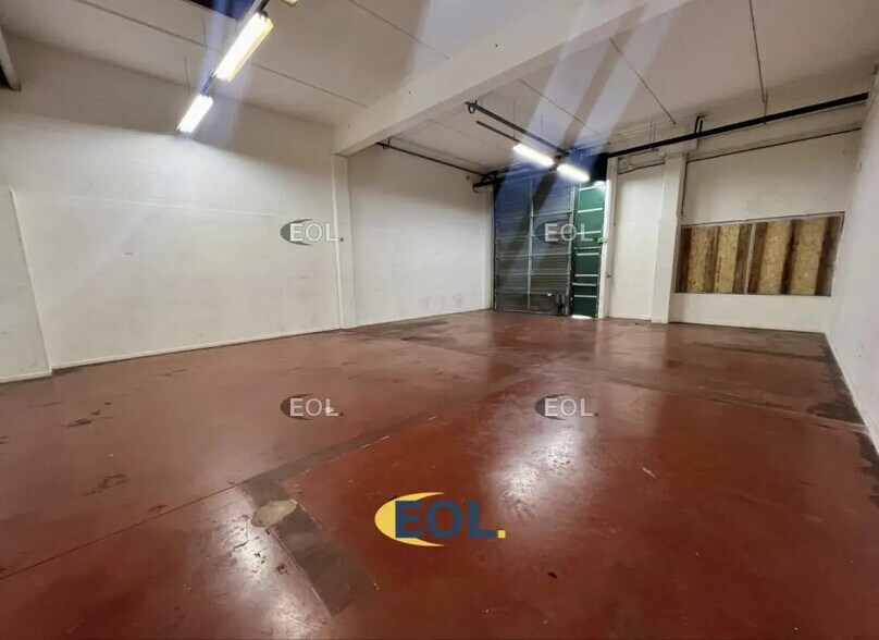 Local d’activités dans Villepinte à louer - Photo de l’immeuble – Image 3 sur 6