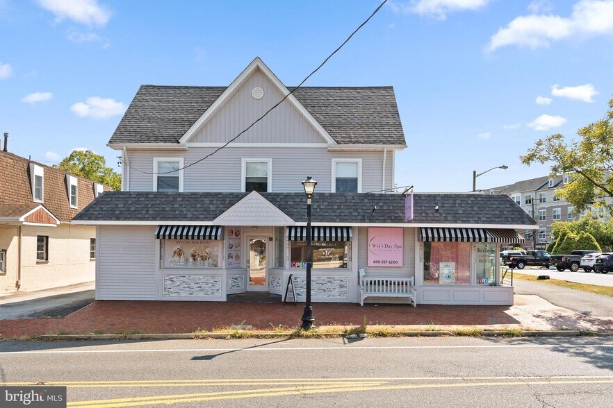 11 E Main St, Marlton, NJ à vendre - Photo de l’immeuble – Image 1 sur 27