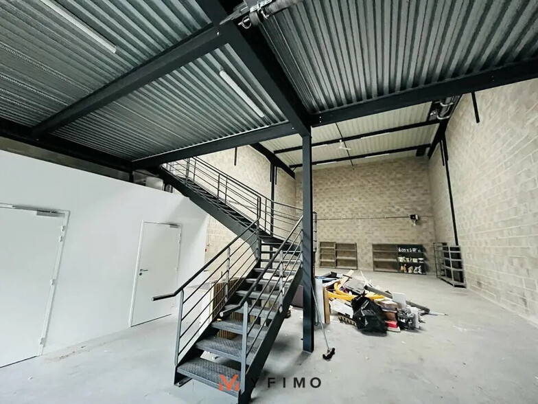 Local d’activités dans Poissy à louer - Photo intérieure – Image 3 sur 5