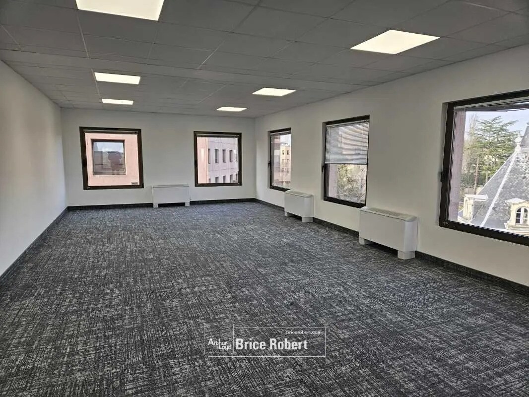 Bureau dans Écully à louer Photo intérieure– Image 1 sur 5