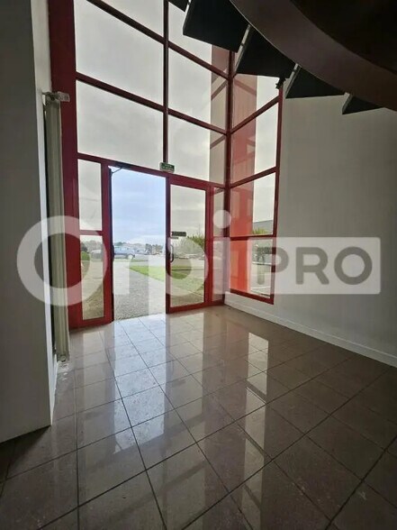 Bureau dans Reims à louer - Photo de l’immeuble – Image 2 sur 7