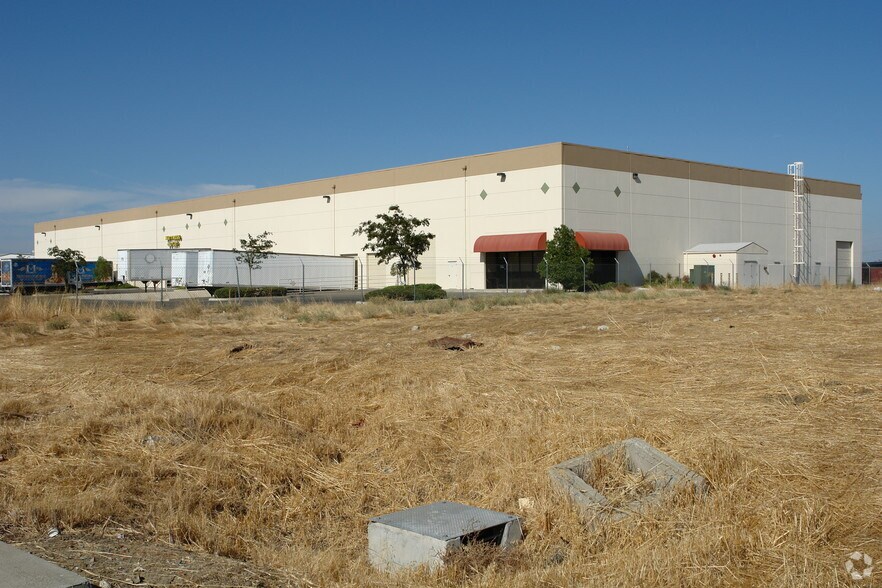 900 Business Park Dr, Dixon, CA à louer - Photo de l’immeuble – Image 2 sur 5