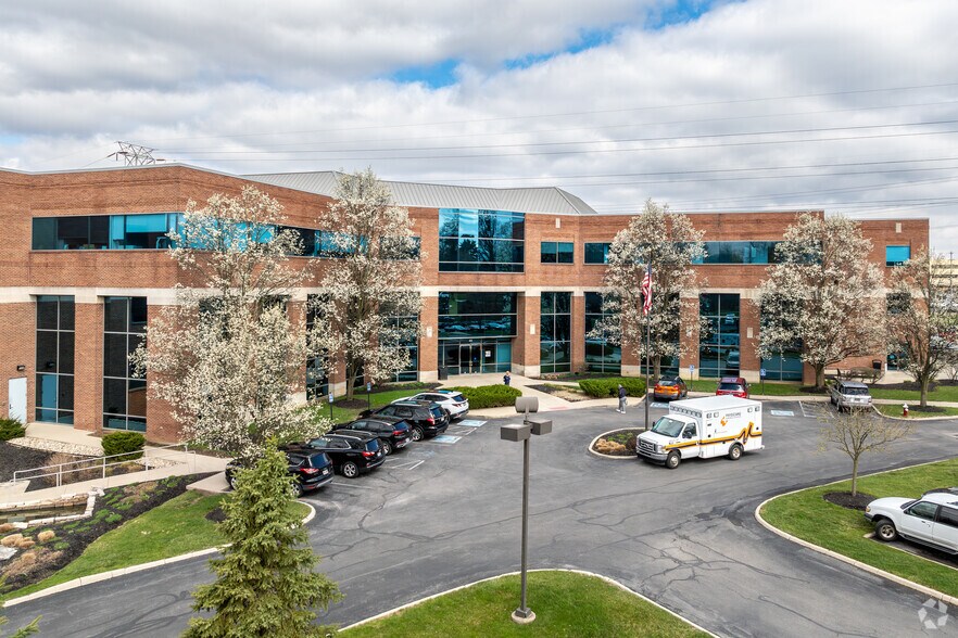 85 McNaughten Rd, Columbus, OH à louer - Photo de l’immeuble – Image 2 sur 4