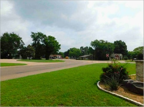 711 N Jefferson Ave, Mount Pleasant, TX à louer Photo intérieure– Image 2 sur 16