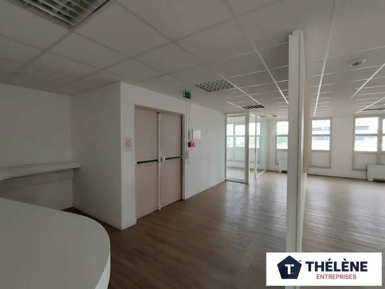 Bureau dans Montpellier à louer - Photo de l’immeuble – Image 2 sur 12
