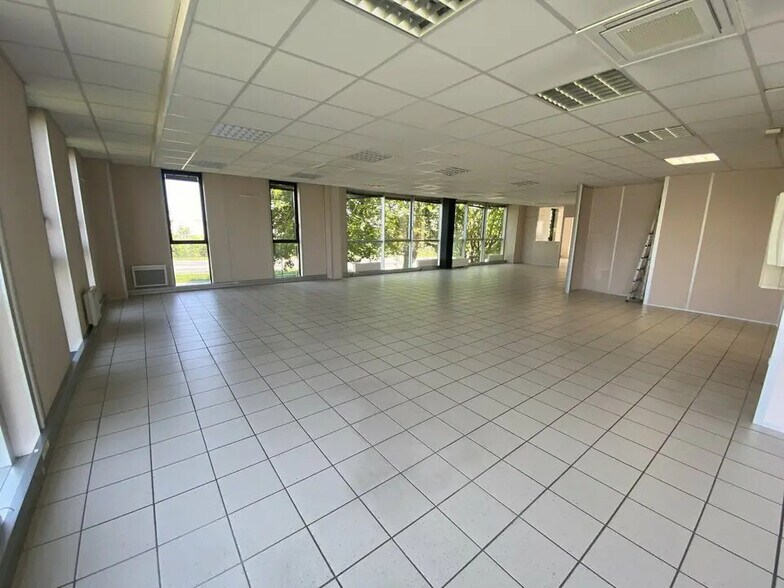 Bureau dans Reims à louer - Photo de l’immeuble – Image 3 sur 8