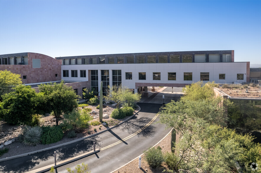 3300 E Sunrise Dr, Tucson, AZ à louer - Photo principale – Image 1 sur 9
