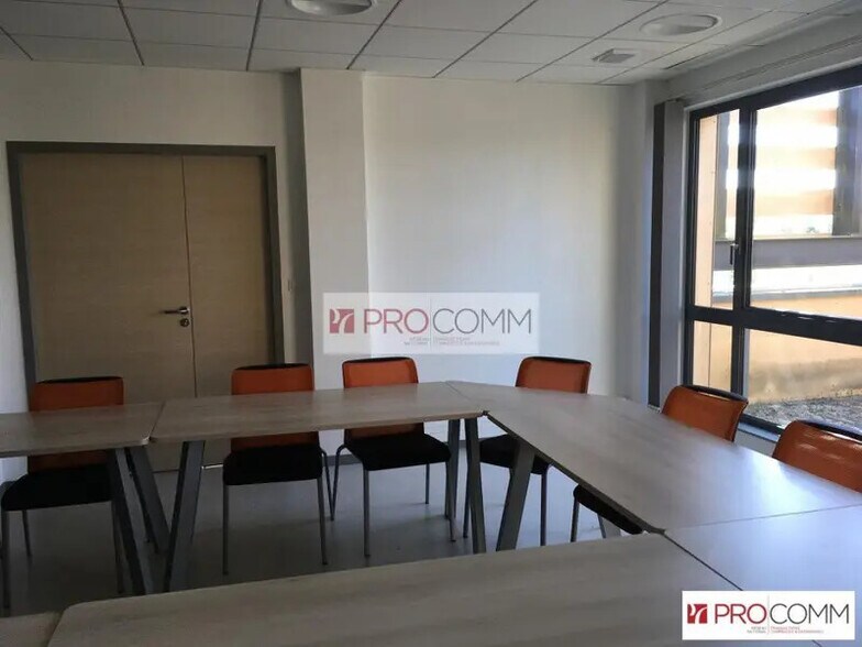 Bureau dans Chartres à louer - Photo de l’immeuble – Image 2 sur 7