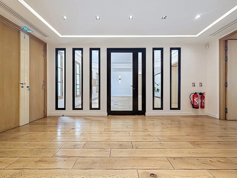 Bureau dans Paris à louer - Hall d’entrée – Image 3 sur 21