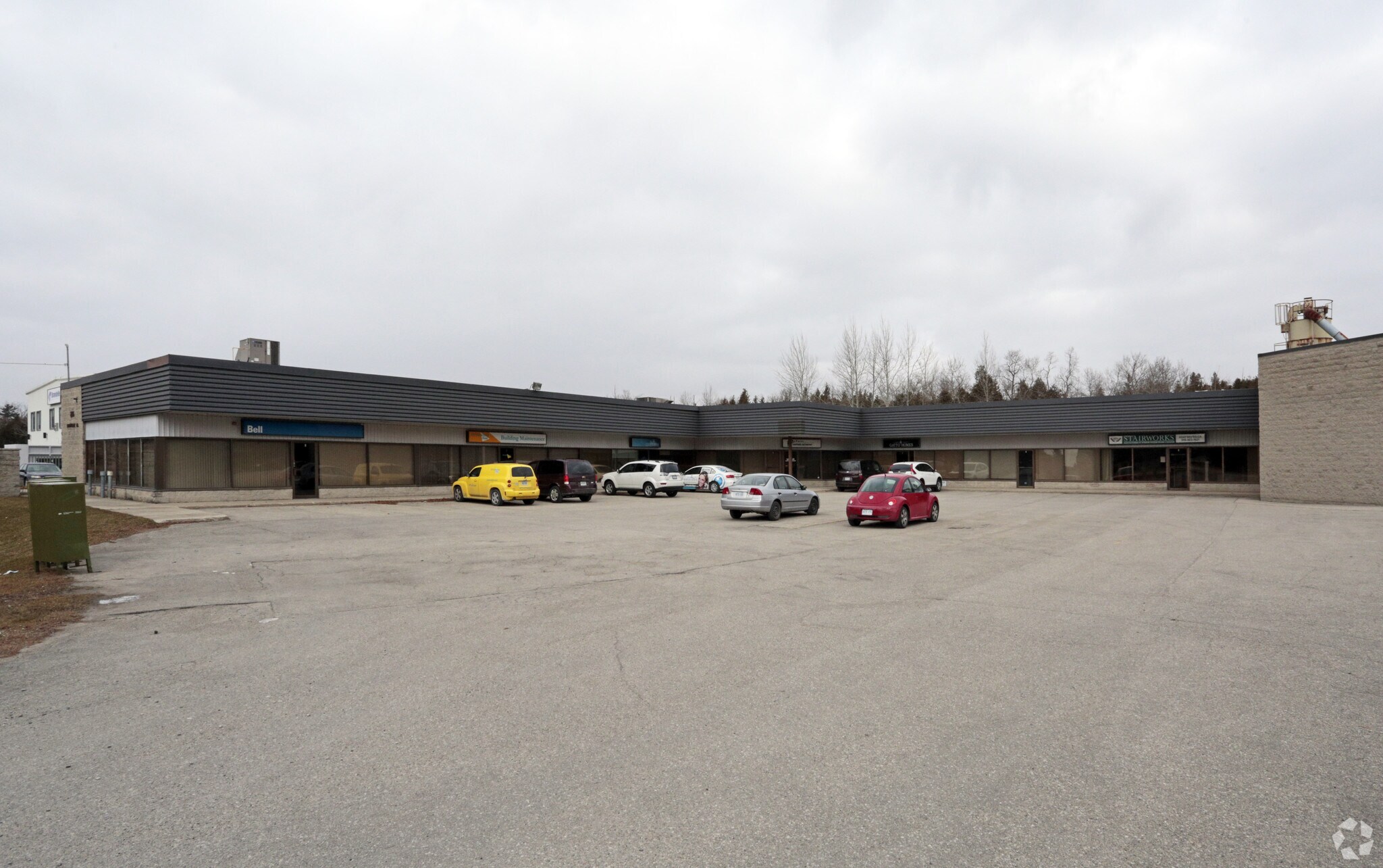 295 Southgate Dr, Guelph, ON à louer Photo principale– Image 1 sur 8