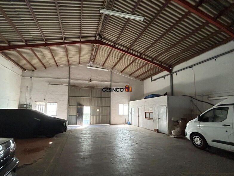 Industriel/Logistique dans L'Alcúdia de Crespins, Valencia à vendre - Photo de l’immeuble – Image 3 sur 6