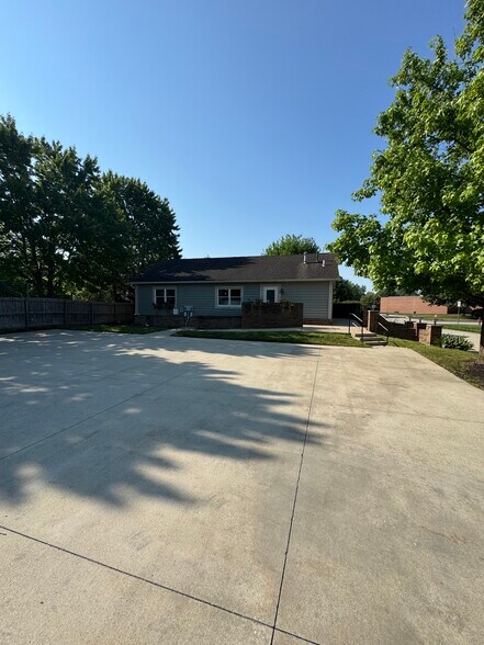 3730 Rome Dr, Lafayette, IN à vendre - Photo de l’immeuble – Image 3 sur 26