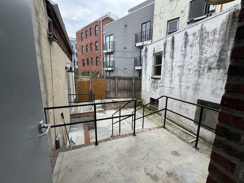 1102-1106 8th St SE, Washington, DC à louer - Photo de l’immeuble – Image 3 sur 11