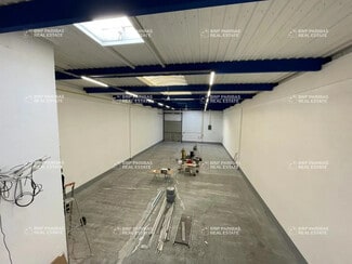 Plus de détails pour Bureau, Local d'activités à louer