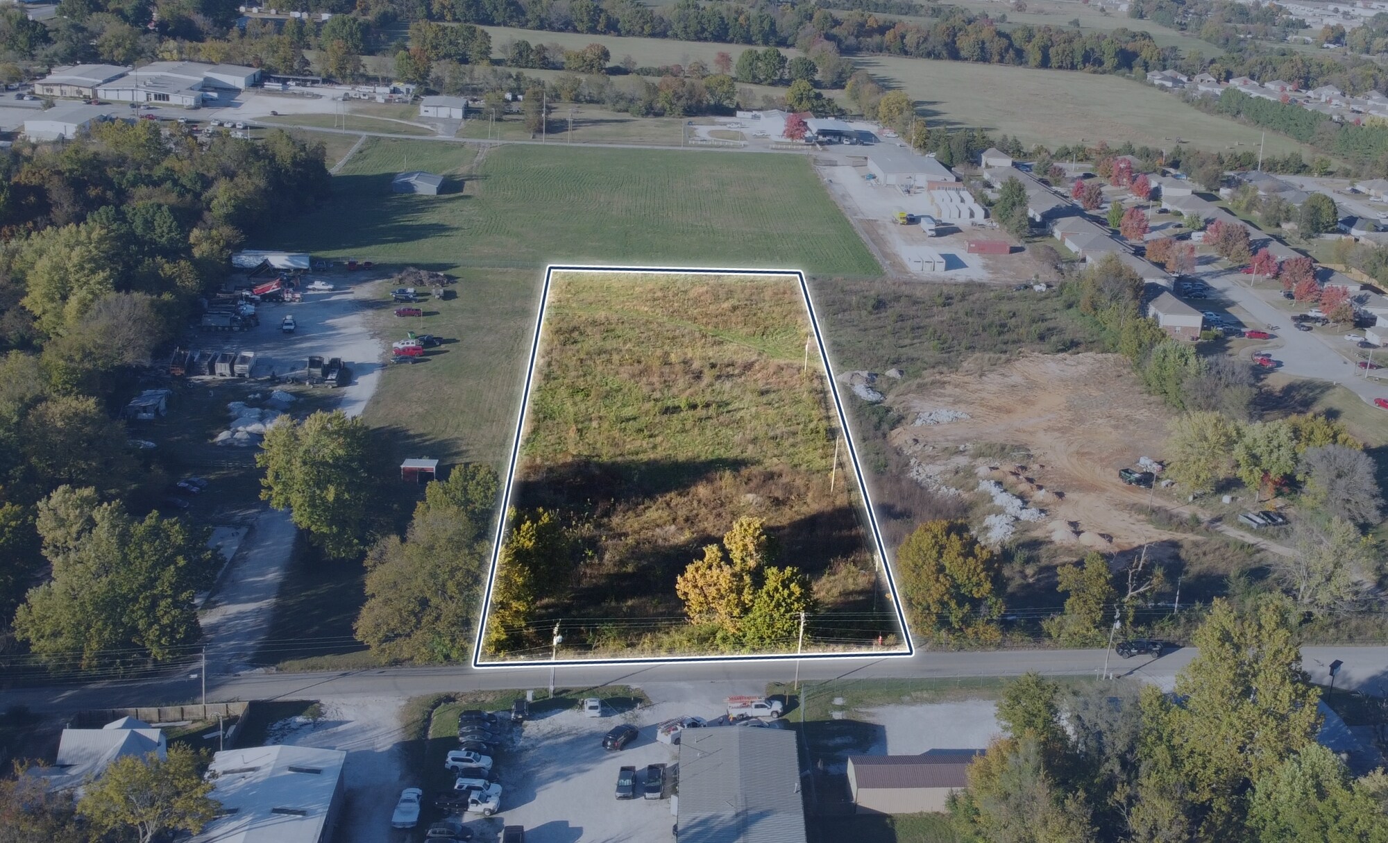 560 W County Line Rd, Springdale, AR à vendre Photo de l’immeuble– Image 1 sur 5