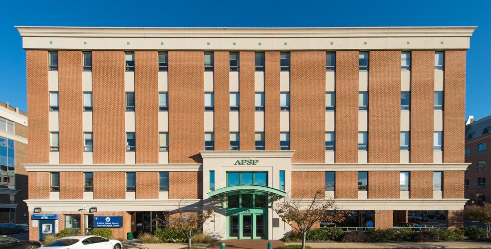 2111 Eisenhower Ave, Alexandria, VA à louer - Photo principale – Image 1 sur 7