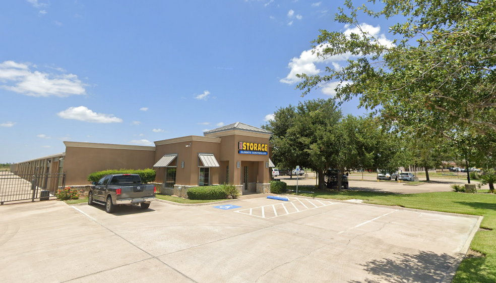 103 N Stuart Place Rd, Harlingen, TX à louer - Photo de l’immeuble – Image 1 sur 1
