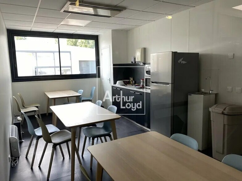 Bureau dans Morangis à louer - Photo de l’immeuble – Image 3 sur 5