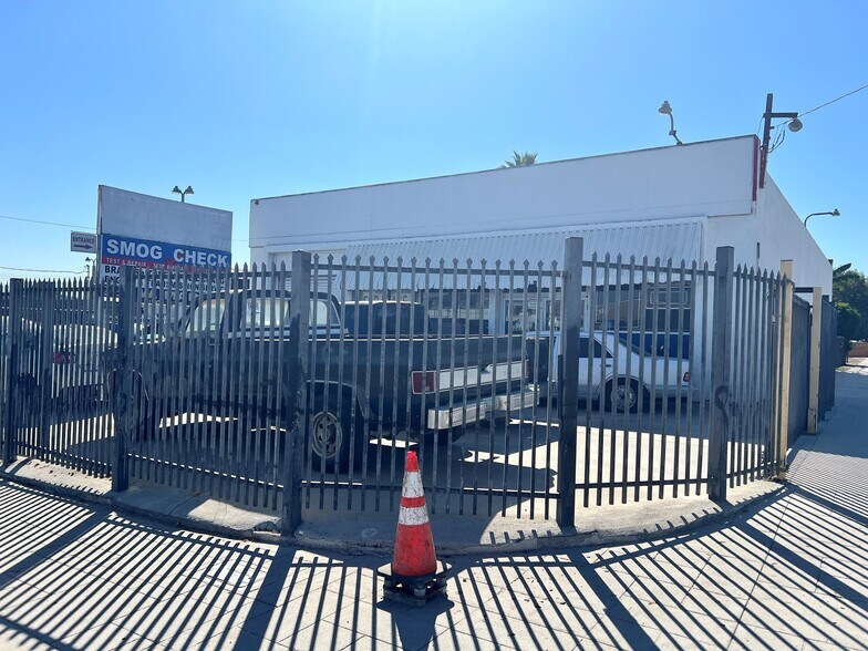 939 W Main St, El Cajon, CA à vendre - Photo de l’immeuble – Image 3 sur 45