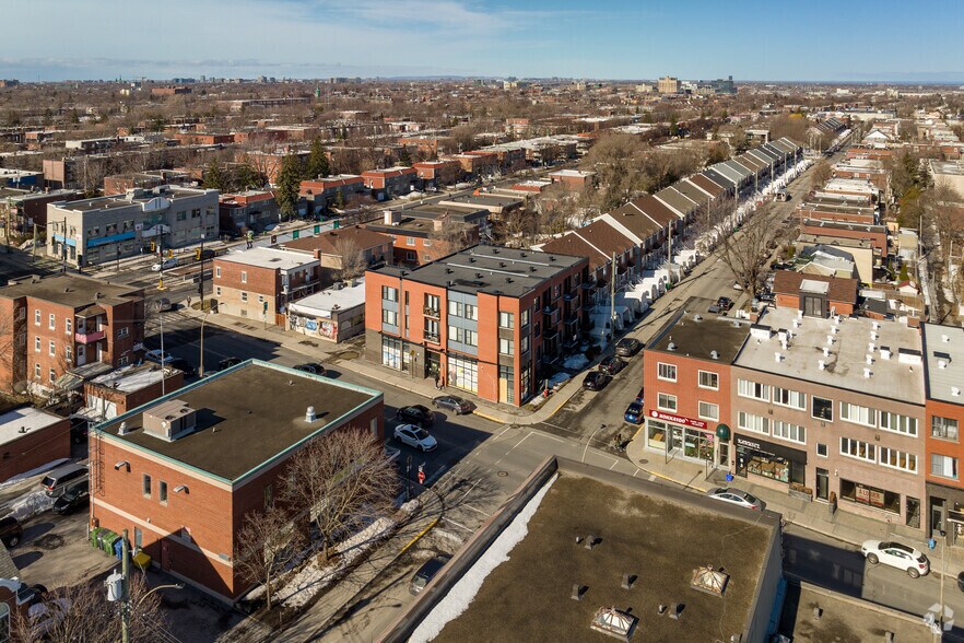 4151 Rue Beaubien E, Montréal, QC à vendre - Aérien – Image 3 sur 5