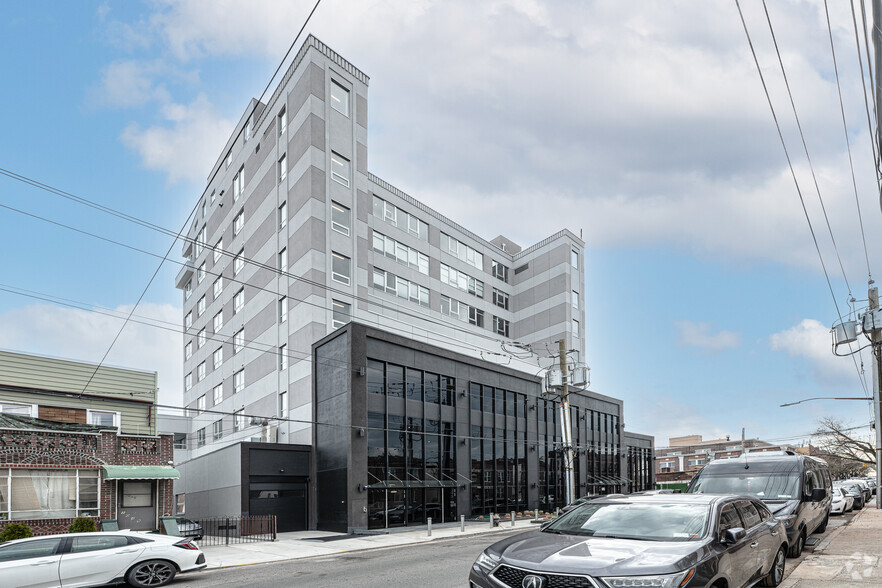 1055-1063 63rd St, Brooklyn, NY à louer - Photo de l’immeuble – Image 3 sur 25