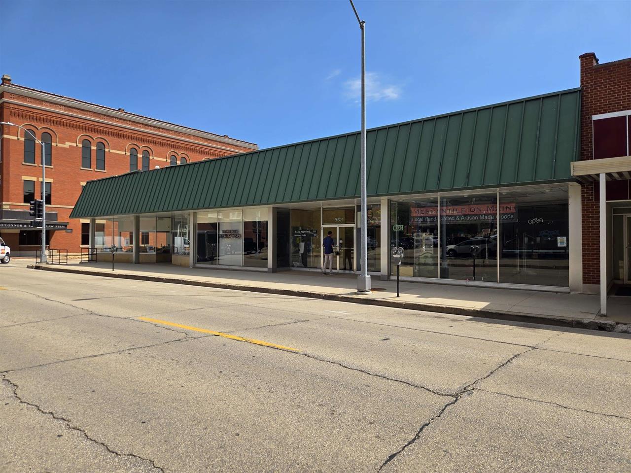 962-980 Main St, Dubuque, IA à louer Photo de l’immeuble– Image 1 sur 17
