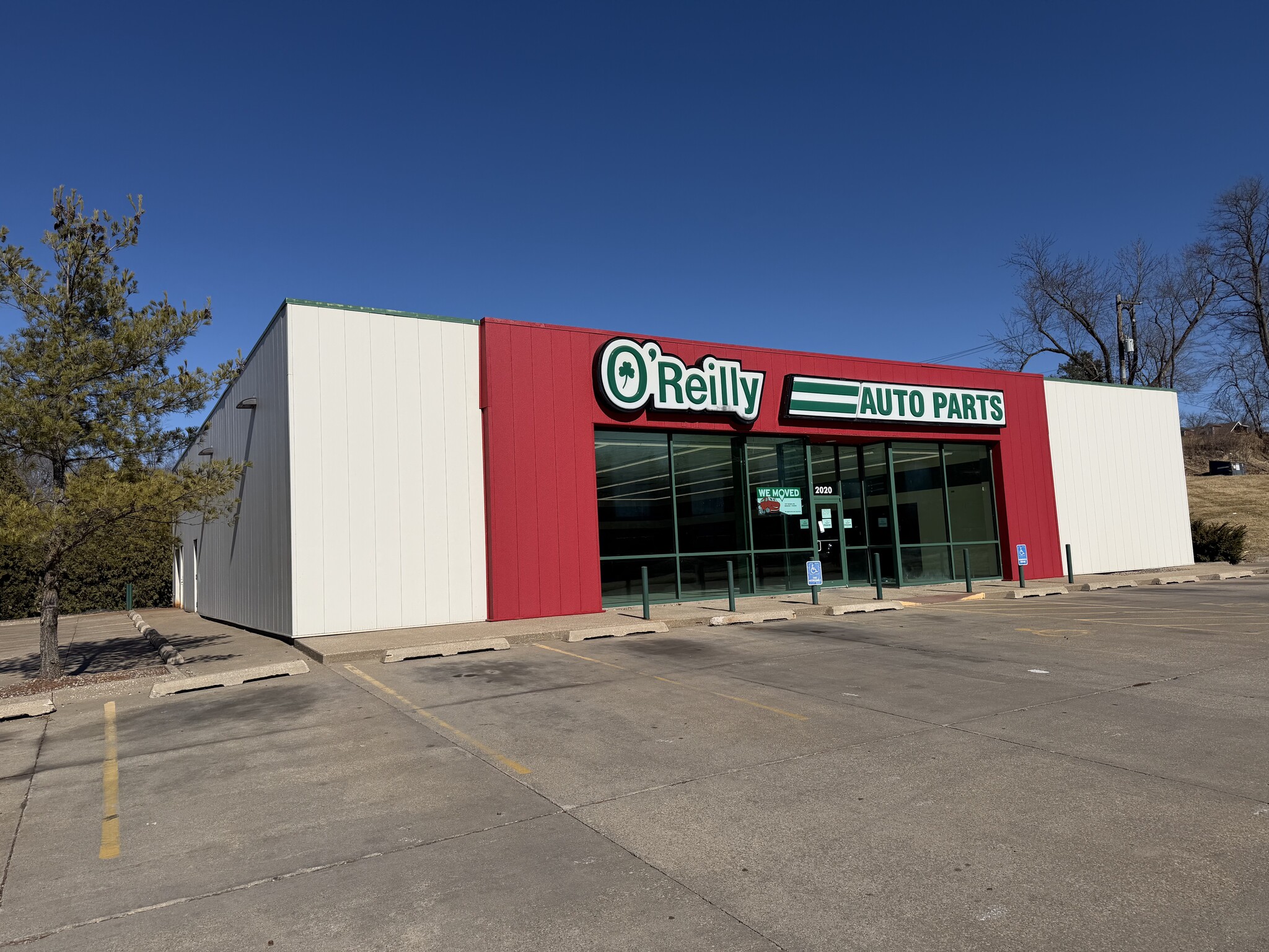 2020 E Locust St, Davenport, IA à vendre Photo principale– Image 1 sur 21