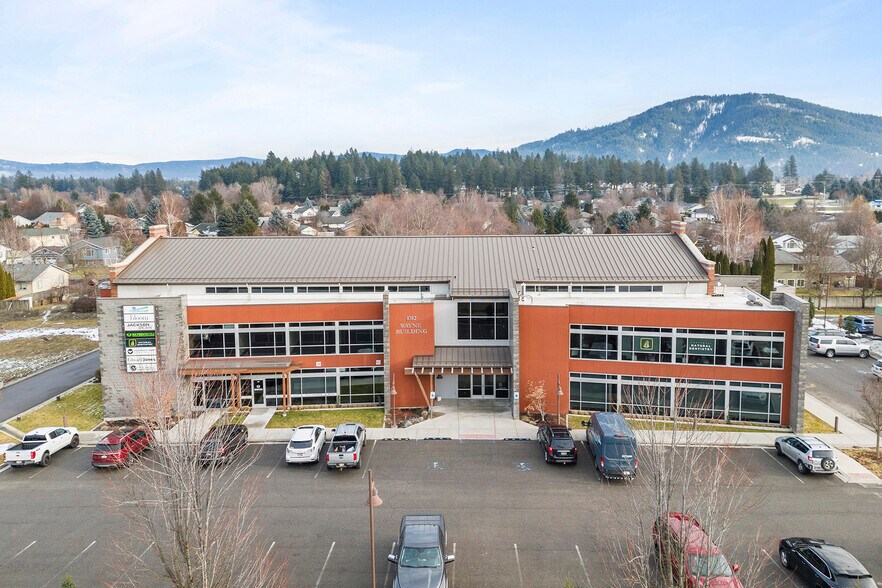 8382 N Wayne Dr, Hayden, ID à vendre - Photo de l’immeuble – Image 2 sur 14