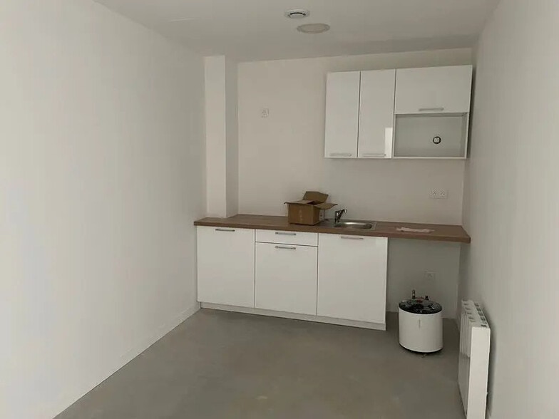 Local d’activités dans Venette à louer - Photo intérieure – Image 3 sur 8