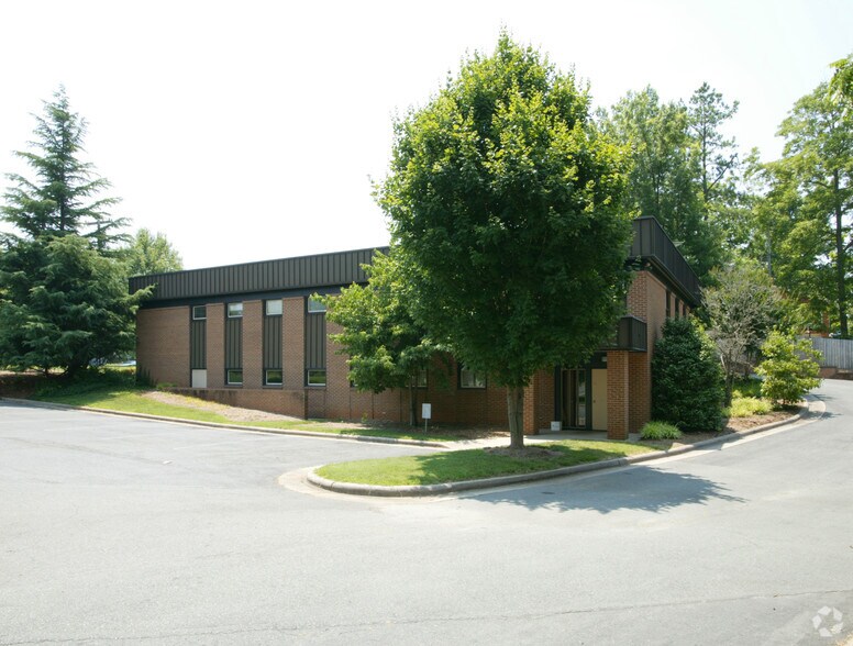 1522 Vaughn Rd, Burlington, NC à vendre - Photo de l’immeuble – Image 3 sur 5