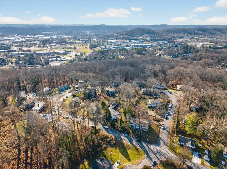 60 Unit Portfolio- Oak Ridge & Knoxville portefeuille de 2 biens à vendre sur LoopNet.fr - Photo de l’immeuble – Image 1 sur 23