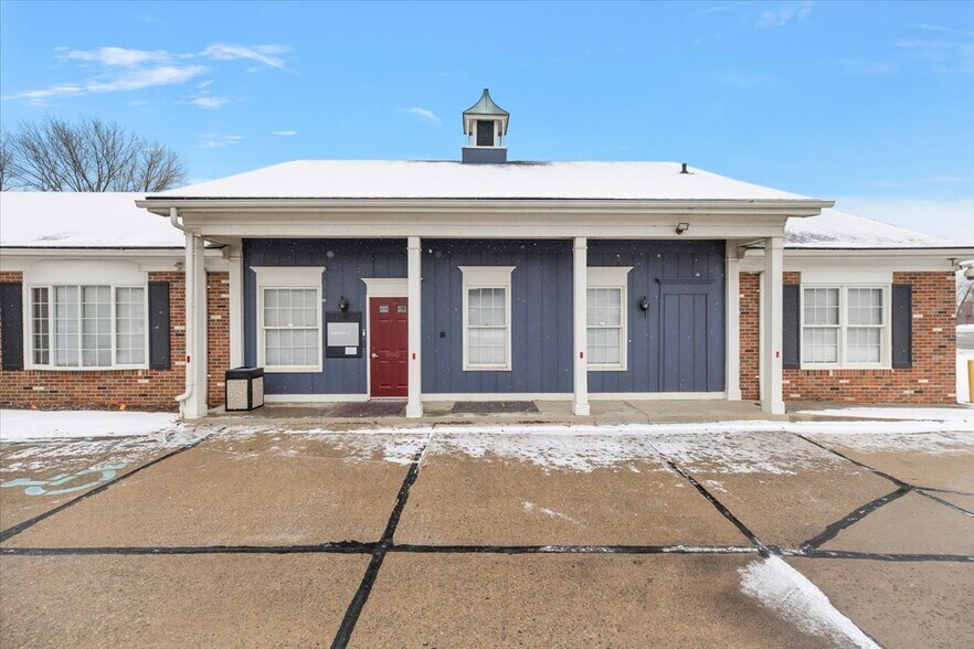 37244 S Groesbeck Hwy, Clinton Township, MI à vendre - Photo de l’immeuble – Image 3 sur 18