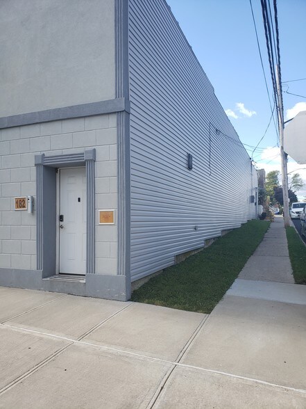 182 Vermont Ave, Staten Island, NY à vendre - Photo de l’immeuble – Image 2 sur 16