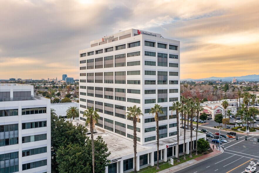 500 S Main St, Orange, CA à louer - Photo principale – Image 1 sur 17