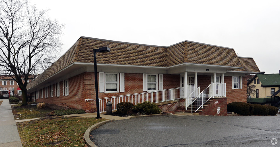 127 Union Ave, Ridgewood, NJ à louer - Photo principale – Image 1 sur 10