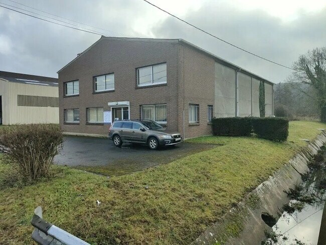 Plus de détails pour Local d’activités à vendre