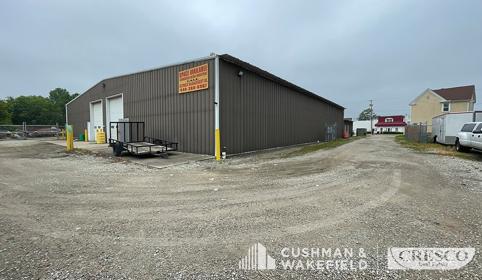 158-160 Abbe Rd S, Elyria, OH à louer - Photo de l’immeuble – Image 3 sur 3