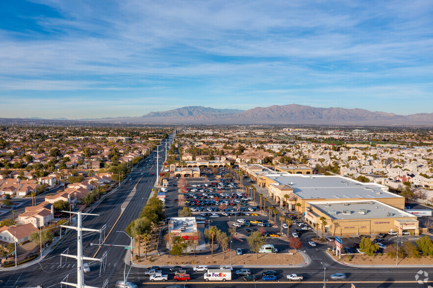 1600-1750 N Buffalo Dr, Las Vegas, NV à louer - Photo de l’immeuble – Image 2 sur 5