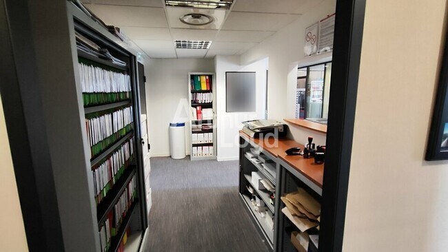 Plus de détails pour 121 Allée Albert Sylvestre, Chambéry - Bureau à louer
