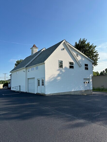 911 Candia Rd, Manchester, NH à louer - Photo de l’immeuble – Image 1 sur 12