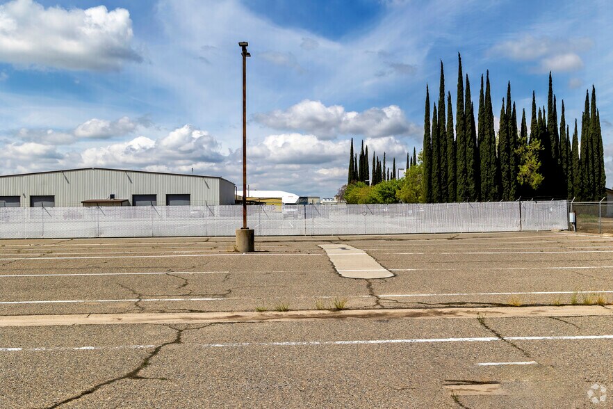 2777 N Highway 59, Merced, CA à vendre - Photo de l’immeuble – Image 3 sur 39