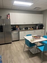 425 S Financial Pl, Chicago, IL à louer Photo de l’immeuble– Image 2 sur 4