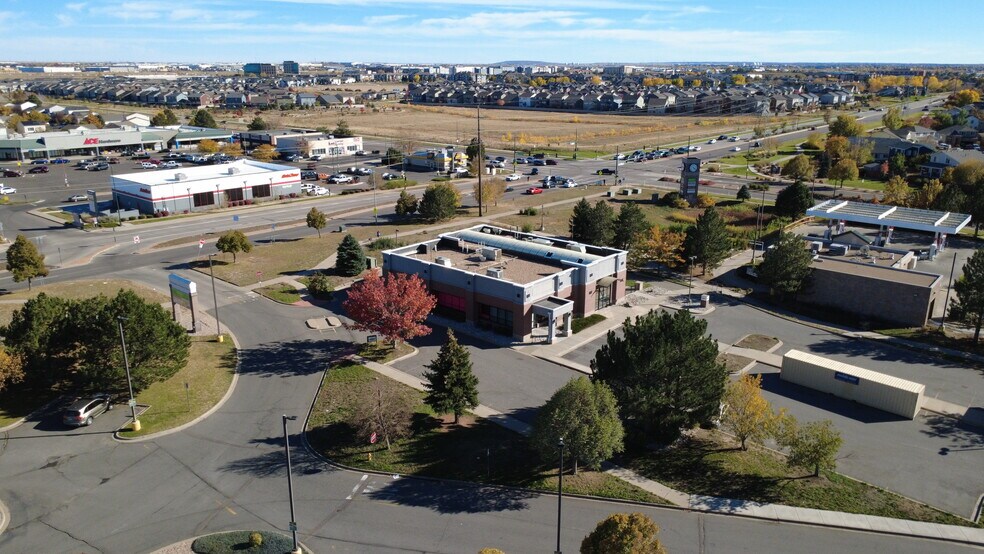 5105 Chambers Rd, Denver, CO à louer - Photo de l’immeuble – Image 3 sur 7