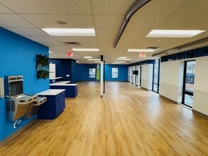 603 W Broad St, Falls Church, VA à louer Photo intérieure– Image 1 sur 13