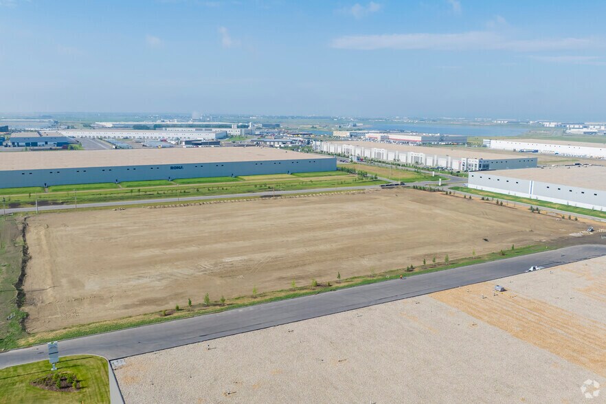 100 High Plains Crt, Rocky View No 44, AB à louer - Aérien – Image 3 sur 3