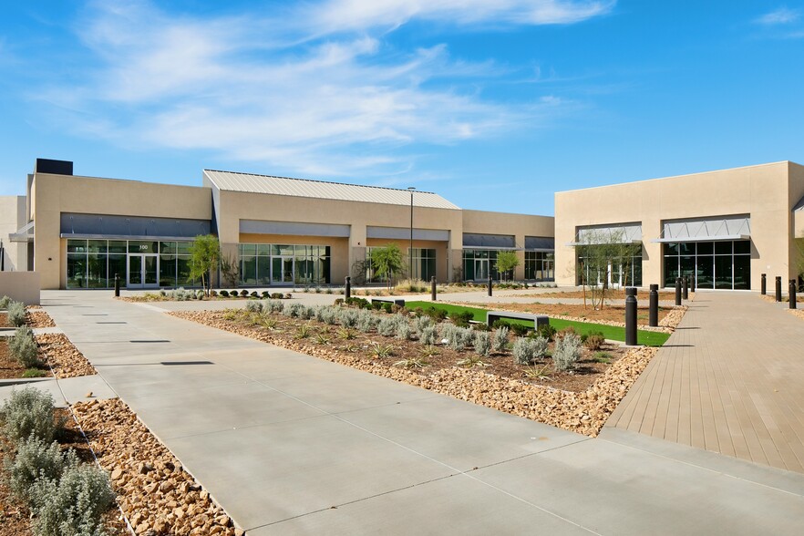 2111-2361 E Palmdale Blvd, Palmdale, CA à louer - Photo de l’immeuble – Image 3 sur 9