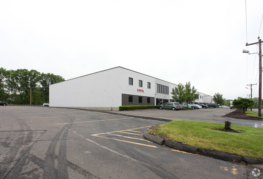 91 Prestige Park Cir, East Hartford, CT à louer - Photo principale – Image 1 sur 4
