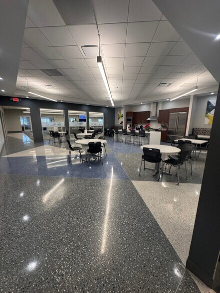 17105 Beyer John Dr, Schertz, TX à louer - Photo de l’immeuble – Image 3 sur 22