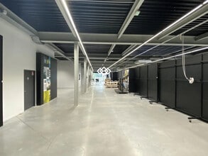 Local d'activités dans Sassenage à vendre Photo intérieure– Image 2 sur 13