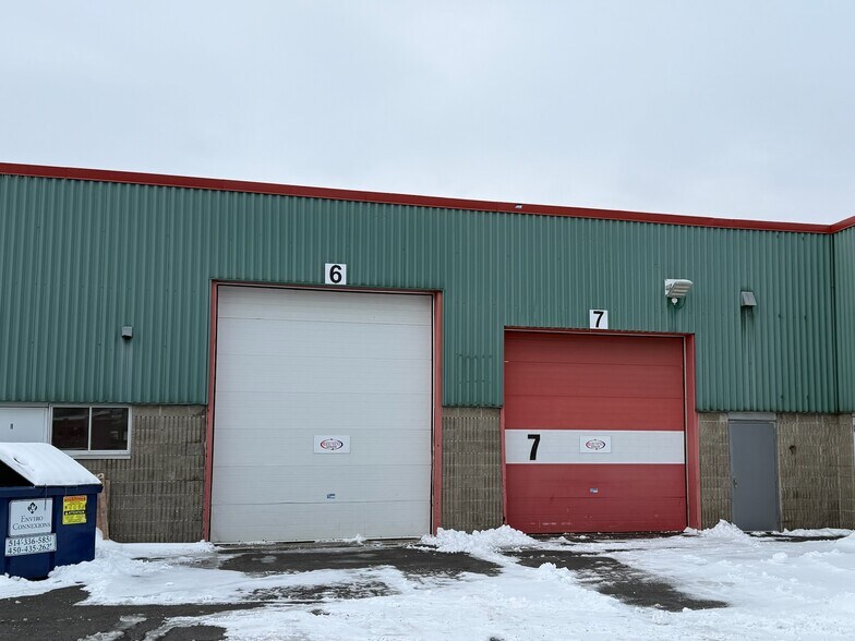 135 Ch du Tremblay, Boucherville, QC à louer - Photo de l’immeuble – Image 2 sur 2
